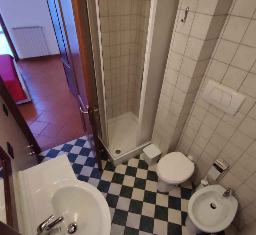 M & M Pinzi Suite Apartment Montepulciano Stazione Exterior foto